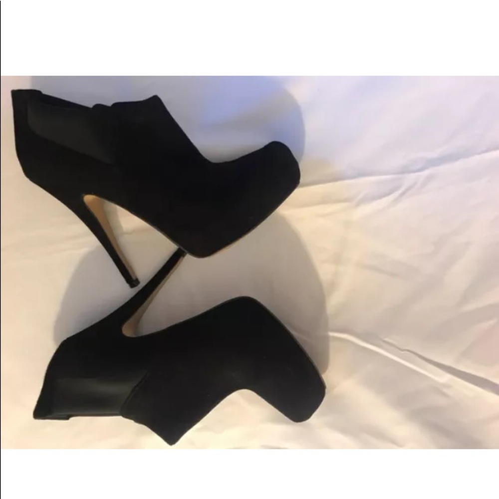 Jessica Simpson Booties - Picture 3 of 12